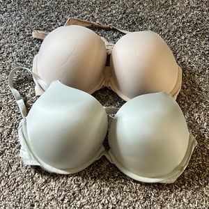 Lot of 2 34DD Victoria’s Secret Bras